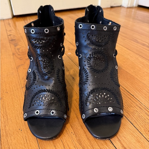 Latigo Shoes - Black Peep-Toe Heels